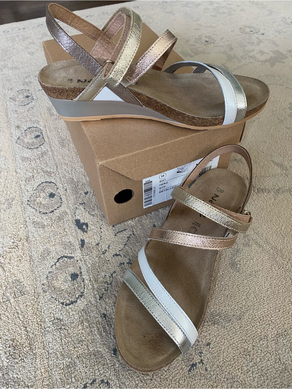 Naot Hero Wedge Sandal Metallic Strappy Leather 38 7 Comfort Suede Cork Footbed